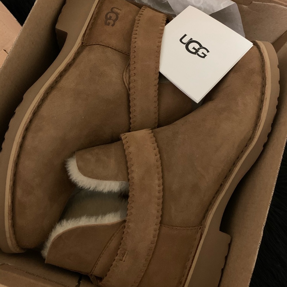 UGG MCKAY BOOTS